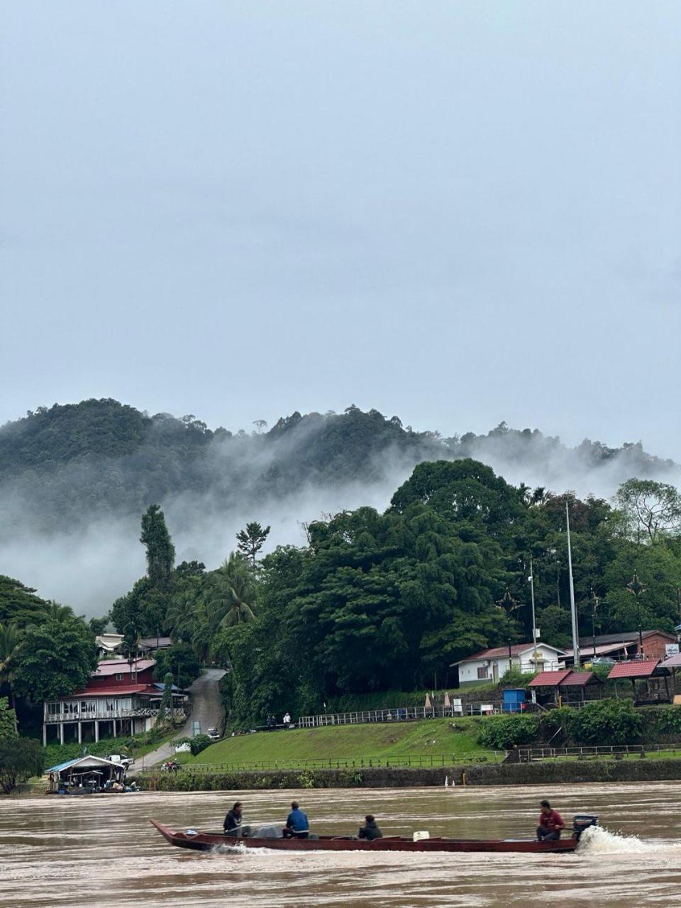 Teresek View Motel กัวลาทาฮัน ภายนอก รูปภาพ